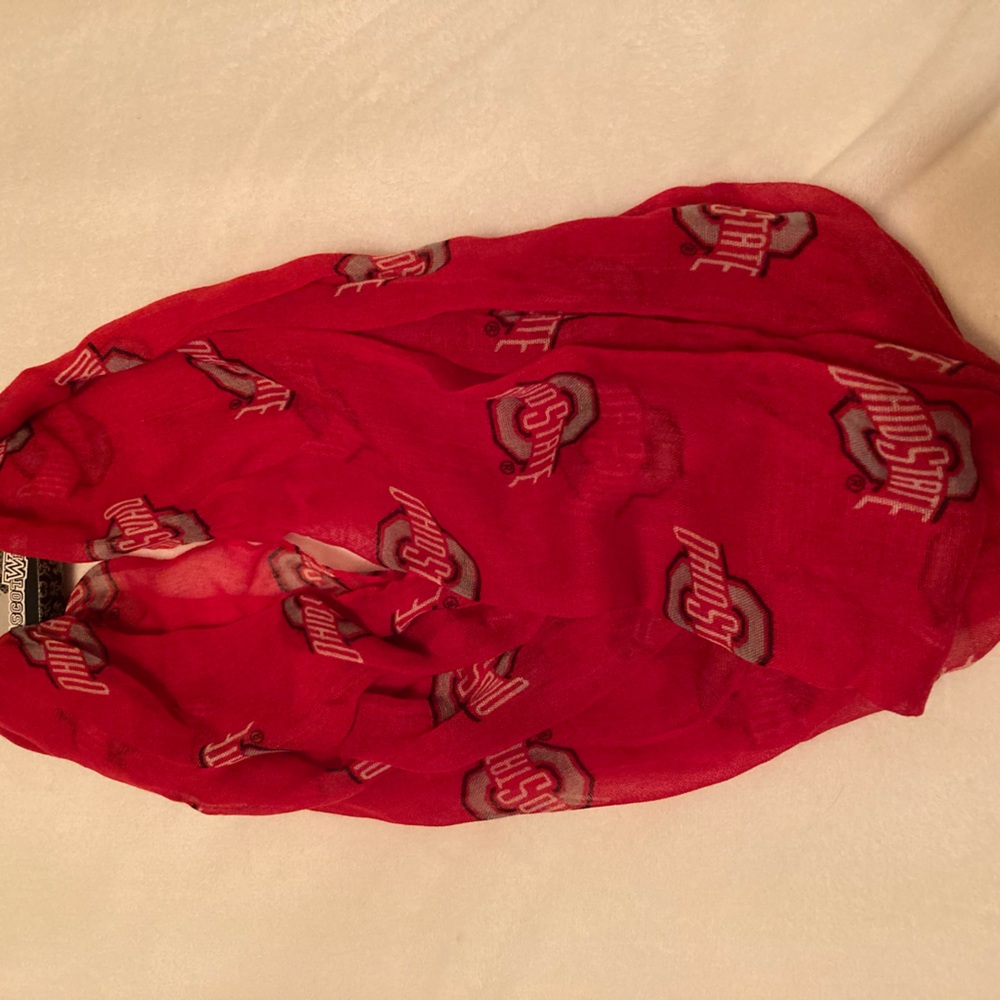 The Ohio State team infinity scarf